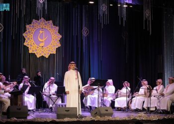 الفرقة الوطنية السعودية تقدم عرضاً غنائياً خلال مشاركتها فى مهرجان ومؤتمر الموسيقى العربية بالقاهرة