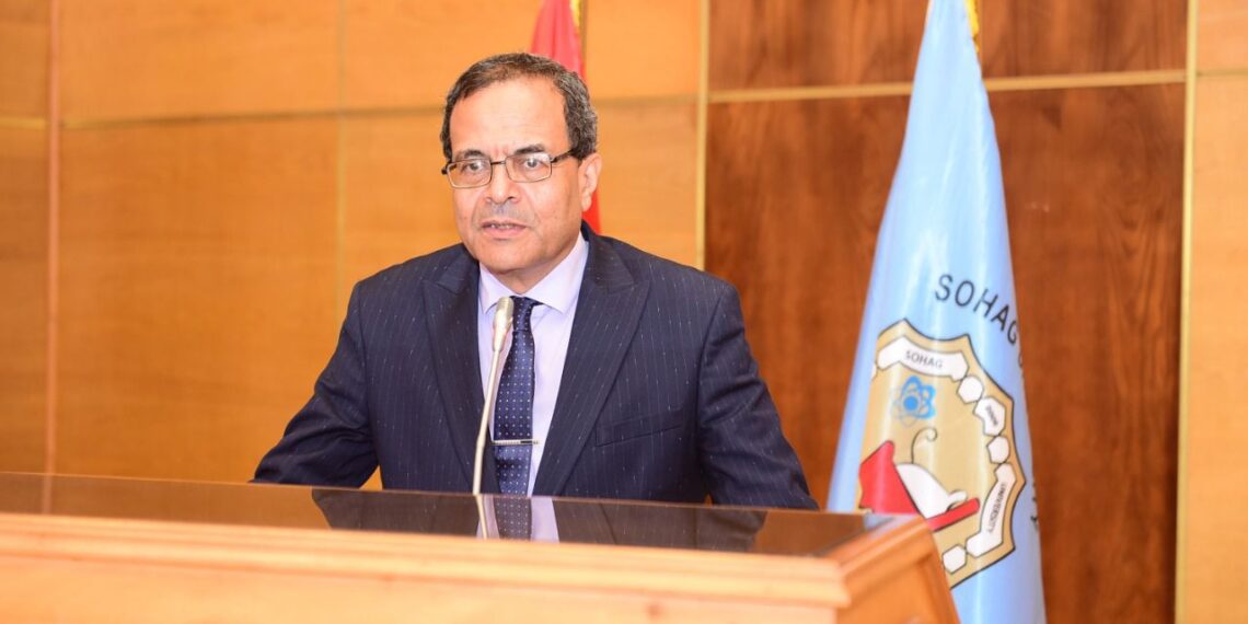 د. مصطفى عبد الخالق رئيس جامعة سوهاج  فى حديث خاص لـ سامح محروس: الدولة المصرية قادمة .. ولكن يجب أن نتحلى بالصبر