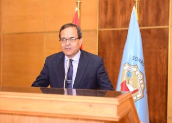 د. مصطفى عبد الخالق رئيس جامعة سوهاج  فى حديث خاص لـ سامح محروس: الدولة المصرية قادمة .. ولكن يجب أن نتحلى بالصبر