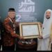 مجلس علماء إندونيسيا يمنح وزير الشئون الإسلامية السعودى وسام الاستحقاق من الطبقة الأولى للشخصية المؤثرة