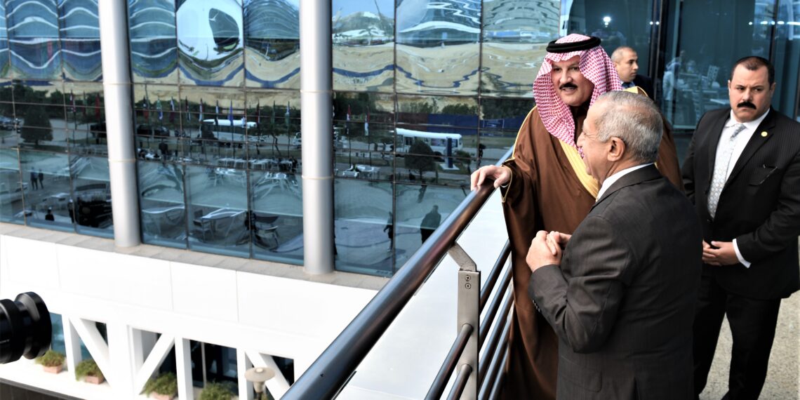 الأكاديمية العربية والعبيكان توقعان اتفاقية للتعاون المشترك