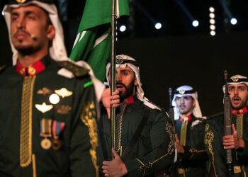 عروض شعبية وعسكرية ومجسمات فنية فى مسيرة التأسيس بالسعودية