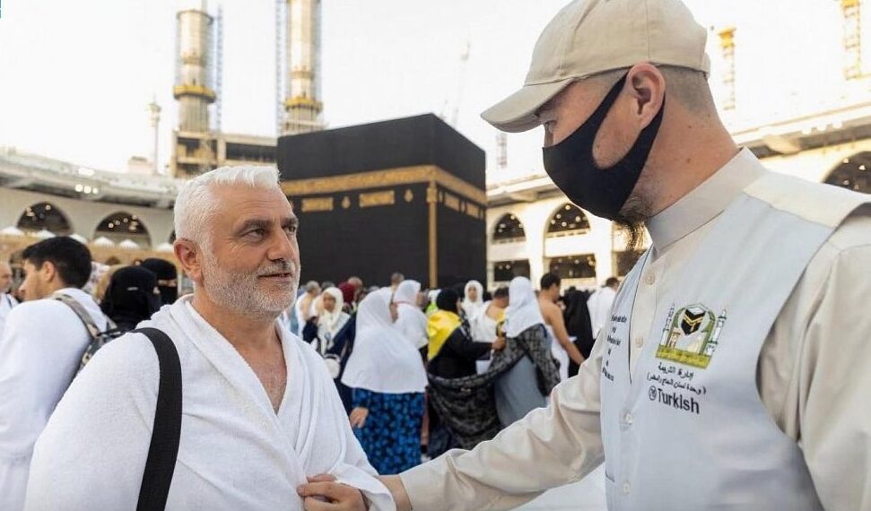 شئون الحرمين تقدُّم خدماتها لضيوف الرحمن بـ ٥٠ لغةً