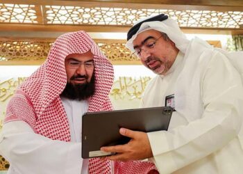 السديس يدشن حساب رئاسة الحرمين باللغات على منصة “تويتر”