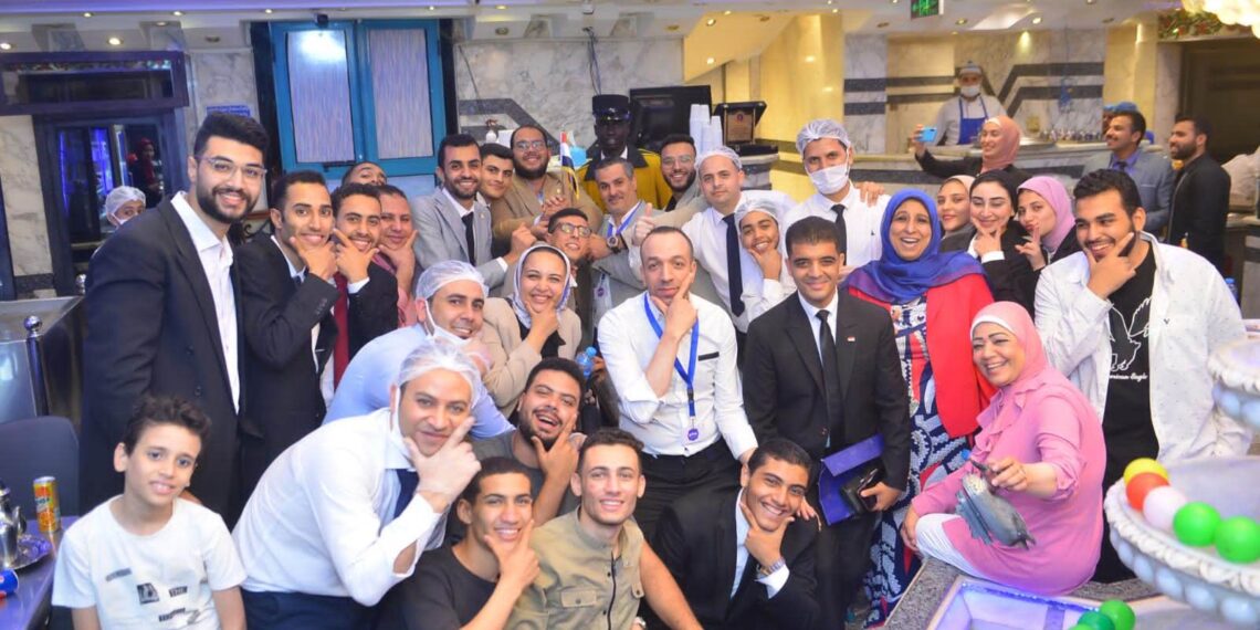 المكتب التنفيذى لاتحاد طلاب تحيا مصر يلتقى فى “كشرى أبو طارق”