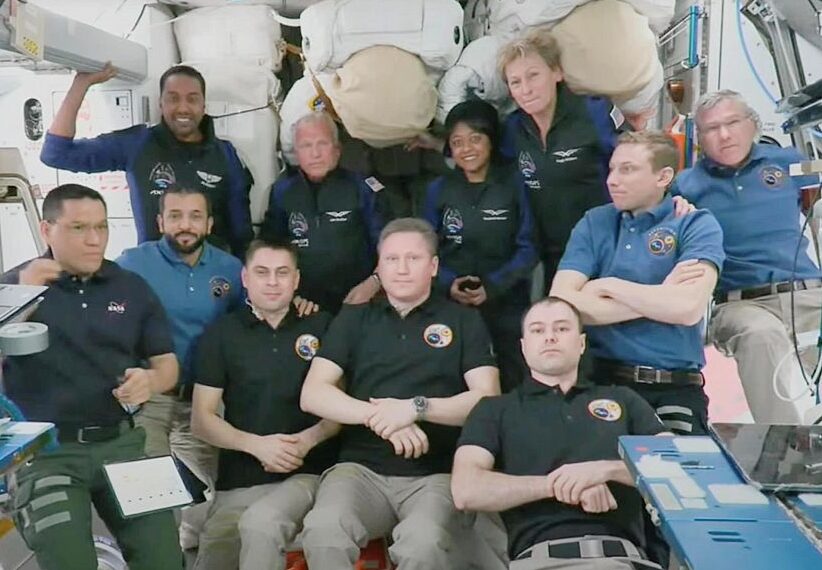 رائدا الفضاء السعوديان ريانة برناوى وعلى القرنى يصلان إلى محطة الفضاء الدولية للبدء في مهمتهما العلمية