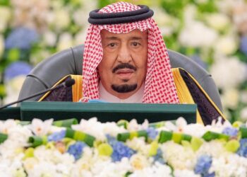 برئاسة خادم الحرمين الشريفين..  مجلس الوزراء السعودى يرحب بقادة الدول المشاركة فى اجتماع مجلس جامعة الدول العربية بدورته الـ 32 الذى تستضيفه السعودية الجمعة القادم