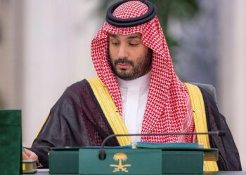 برئاسة خادم الحرمين الشريفين..  مجلس الوزراء السعودى يرحب بقادة الدول المشاركة فى اجتماع مجلس جامعة الدول العربية بدورته الـ 32 الذى تستضيفه السعودية الجمعة القادم