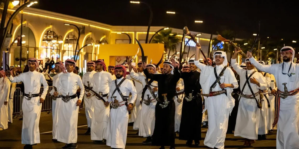 مهرجان “قمم” للفنون الأدائية يختتم فعاليات نسخته الثالثة بمشاركة 45 فرقة سعودية ودولية