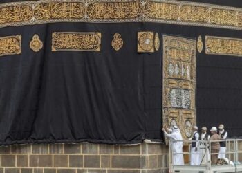 سامح محروس يكتب: كسوة الكعبة المشرفة .. تاريخ مشرف وعطاء مستمر منذ الدولة السعودية الأولى